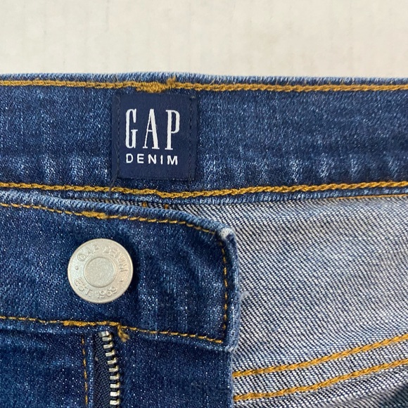 Gap cutoff frayed hem shorts size 30 - Picture 3 of 5